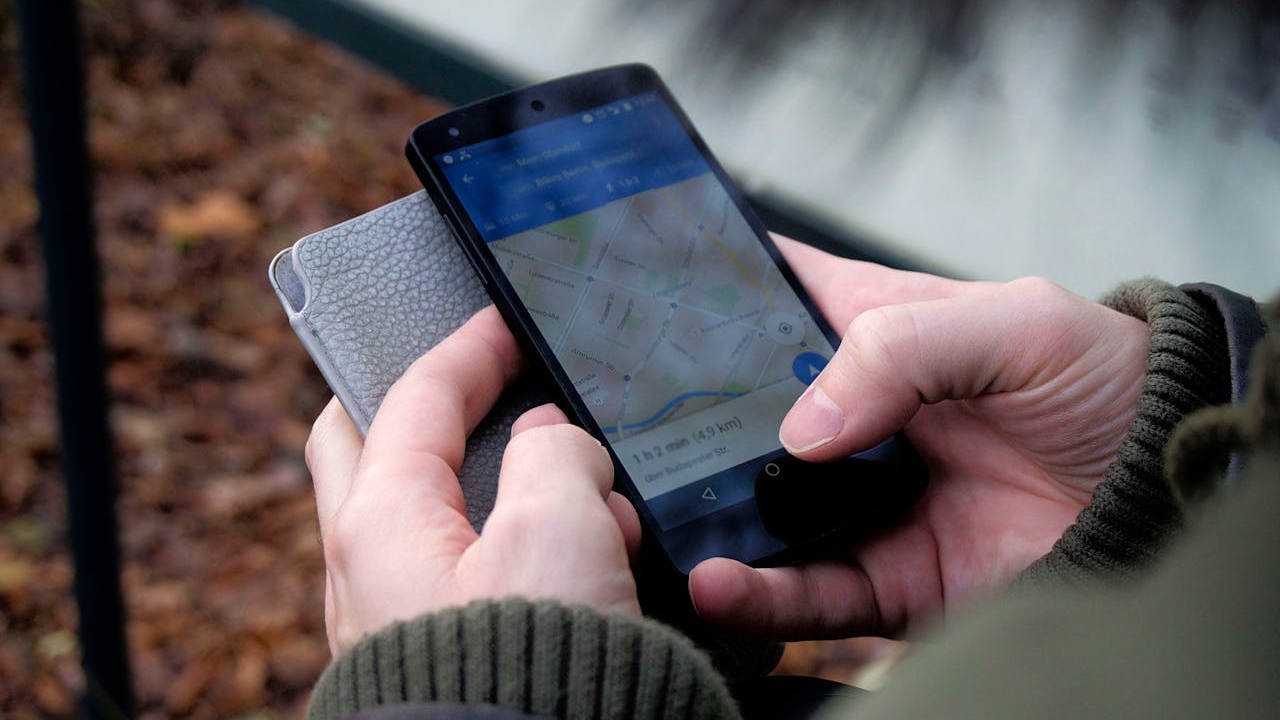 Как поделиться местоположением на Android