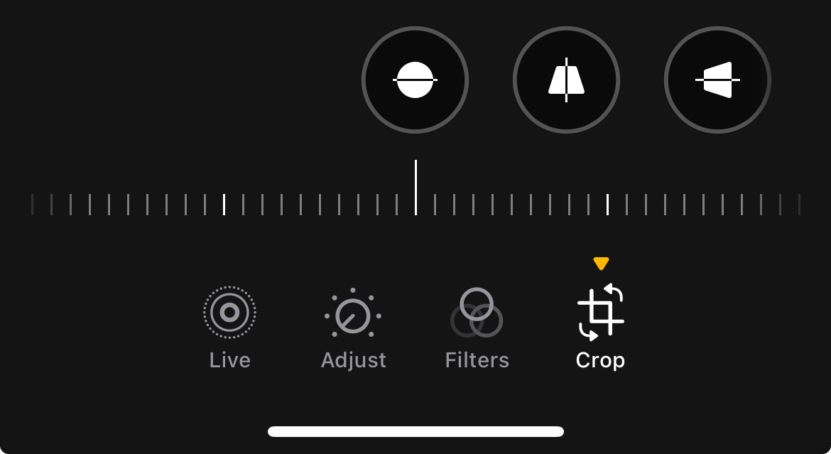 Секция «Обрезка» в приложении «Фото»