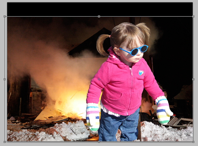 Вставляем фон, масштабируем и выравниваем