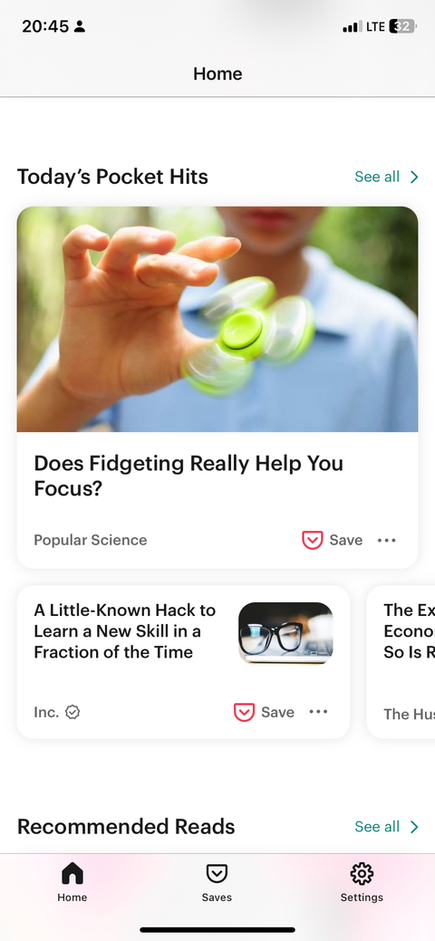 Экран рекомендаций в приложении Pocket с подборкой статей