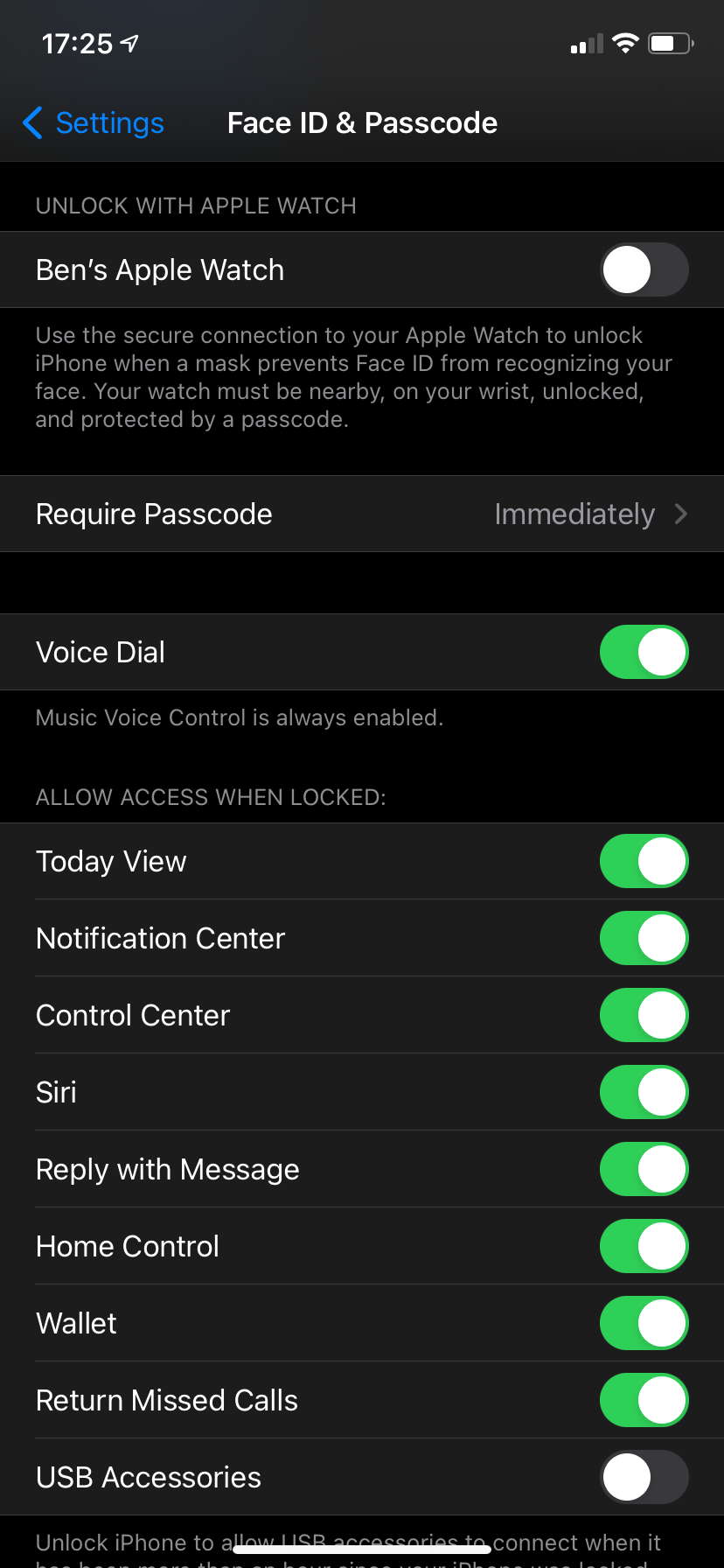 Параметры Face ID и код-пароль на iPhone.