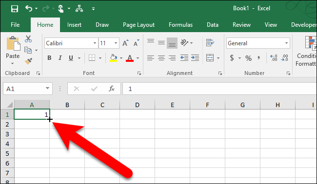 Курсор в виде чёрного плюса над маркером заполнения