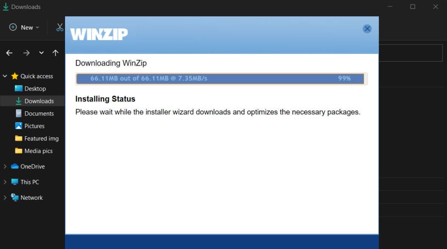 Скриншот: интерфейс архиватора с кнопкой «Открыть»