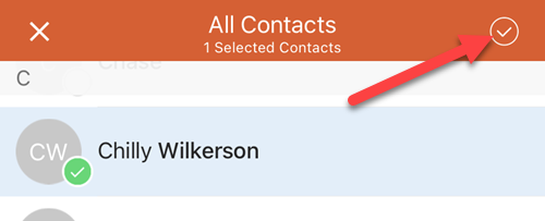 Интерфейс приложения с кнопкой выбора всех контактов.