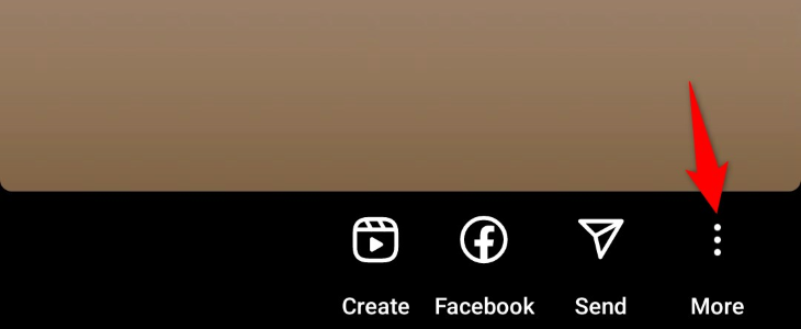 Три точки в правом нижнем углу для действий с Историей.