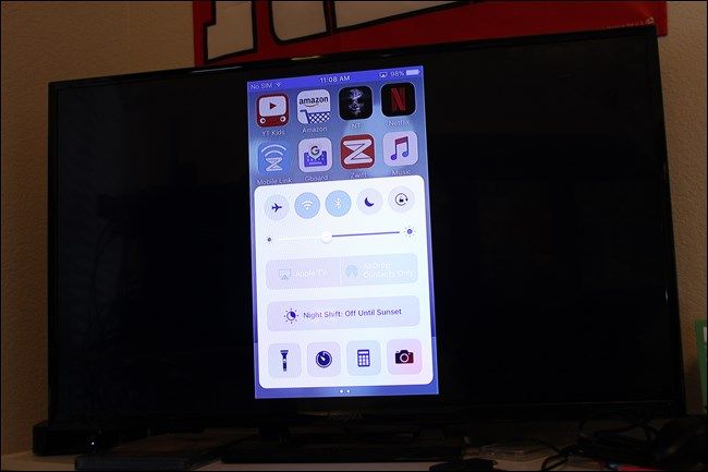 Фото: показ VR с iPhone на Apple TV