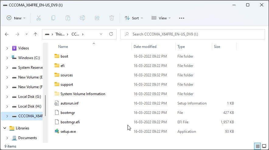 Папка Sources на загрузочной USB‑флешке