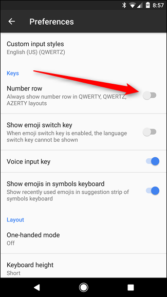 Постоянный ряд цифр над буквенной клавиатурой