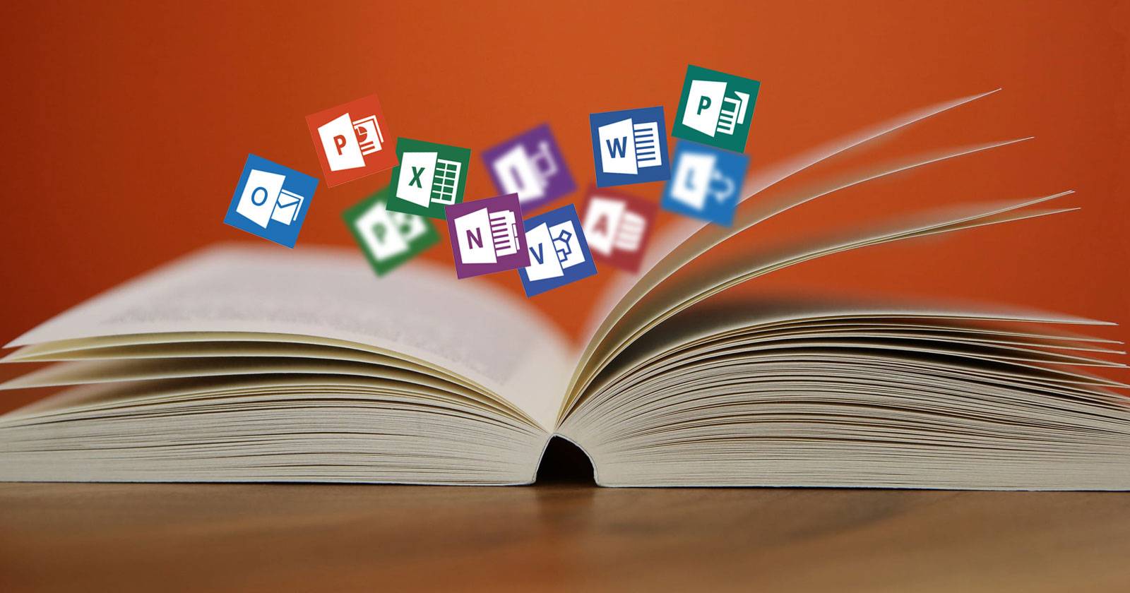 Экран компьютера с логотипом и приложениями Microsoft 365