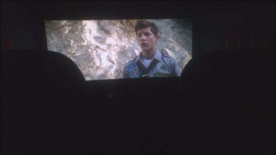 Иконка театральных масок на экране Apple Watch в инструкции