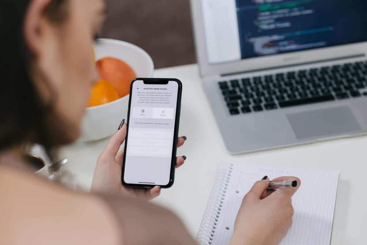 Как читать чужие текстовые сообщения без их ведома