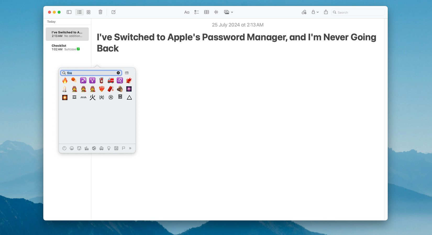 Приложение Apple Notes с открытой панелью эмодзи macOS