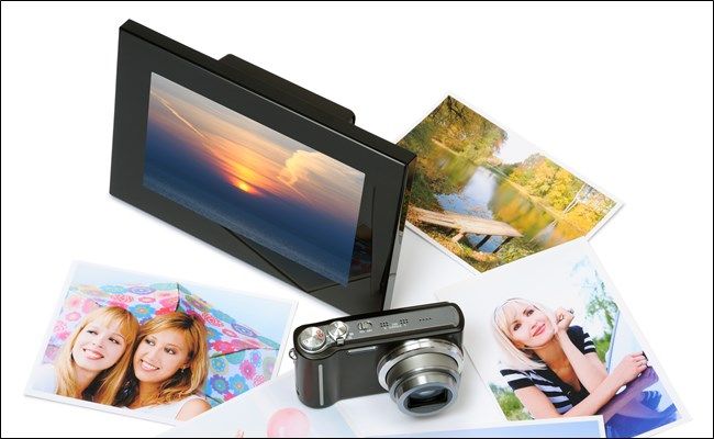 Digital Photo Frame with Photos and Camera