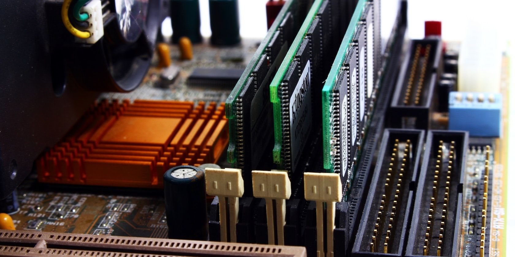 Как узнать максимальный объём ОЗУ на Windows, Linux и macOS