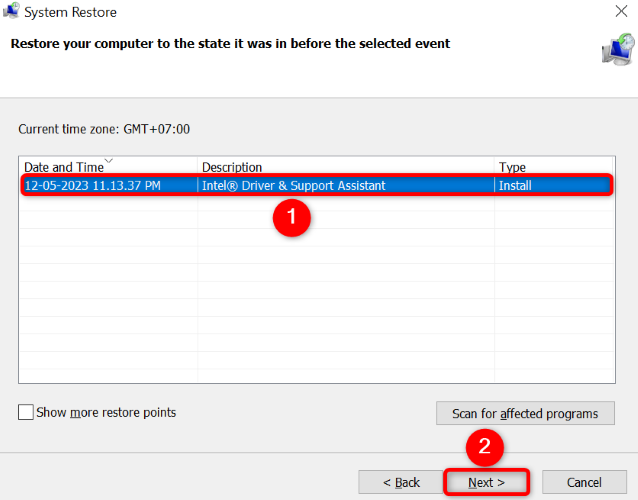 Выберите точку восстановления и нажмите 