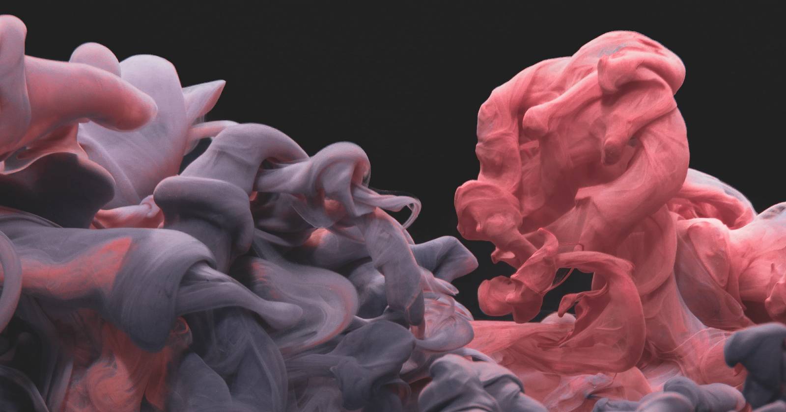 Пример высокоскоростной фотографии — замороженный момент с каплями и всплесками