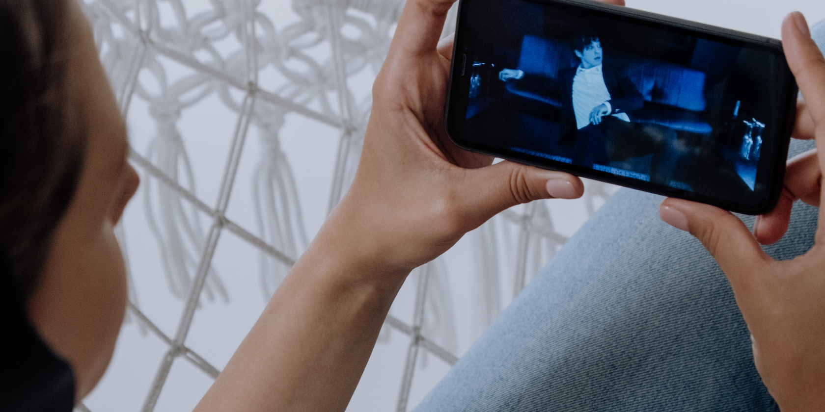 Как слушать YouTube с выключенным экраном