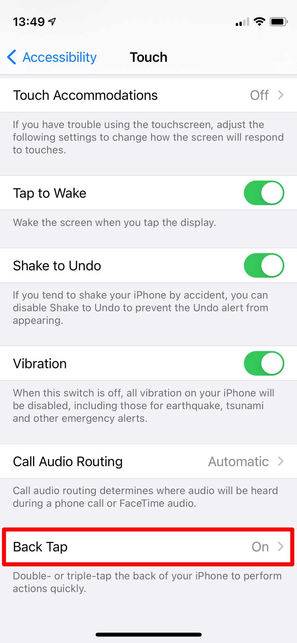Настройки Касание с выделенной опцией Нажатие на заднюю панель