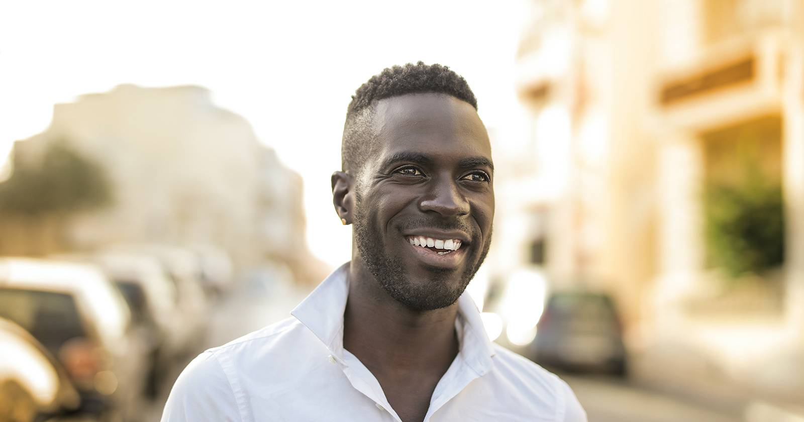 Итоговое изображение с отбеленными зубами в Photoshop