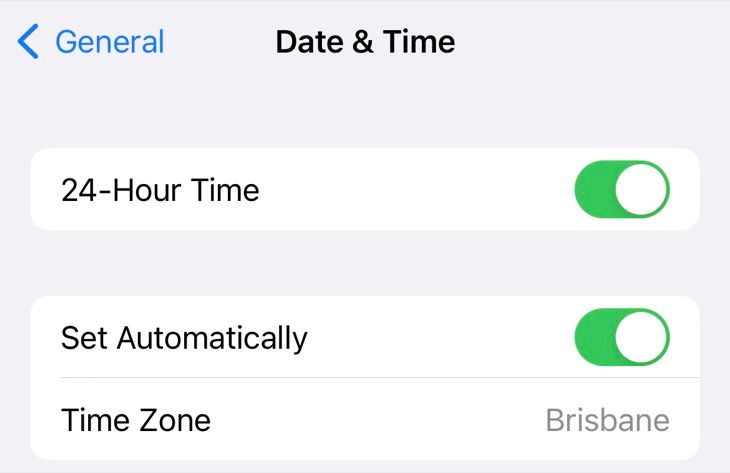 Включение автоматической установки даты и времени на iPhone