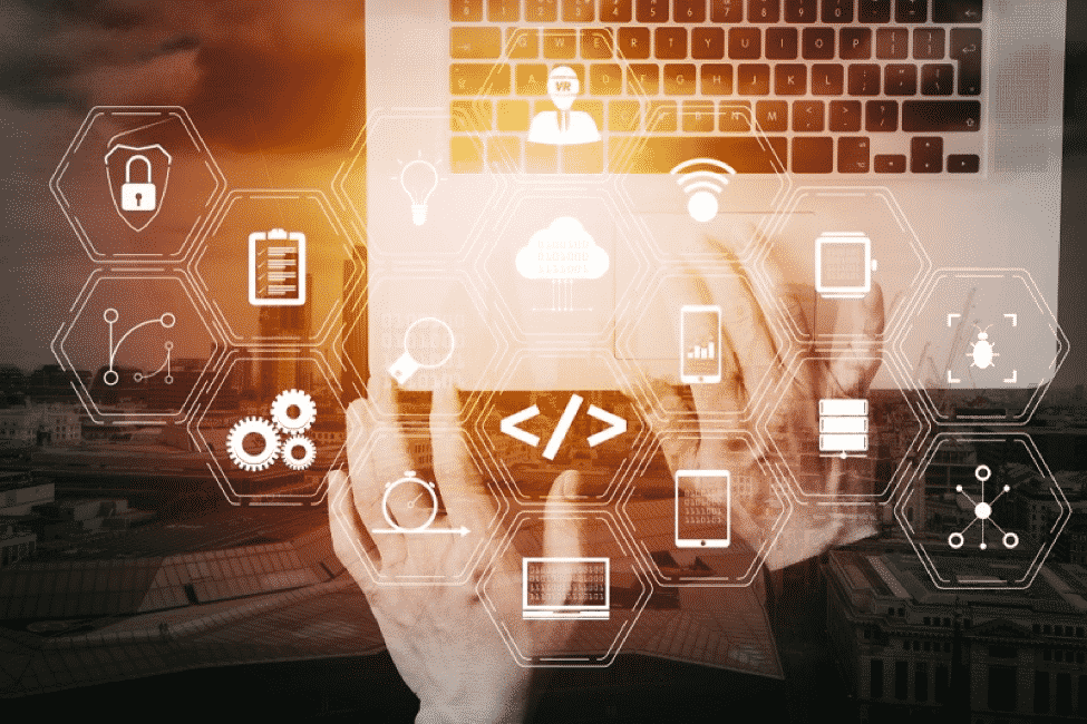 Схема: процесс пользователя от входа до результата с основными шагами интерфейса