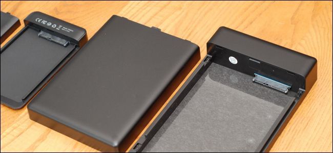 Установка диска в безвинтовой корпус: слайд-ин конструкция