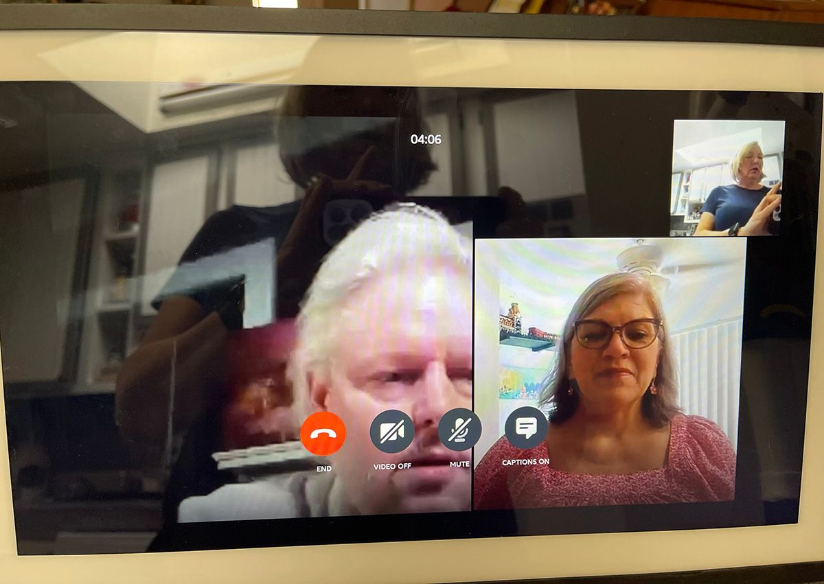 Group video call with onscreen icons