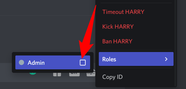 Назначьте роль участнику через меню Roles