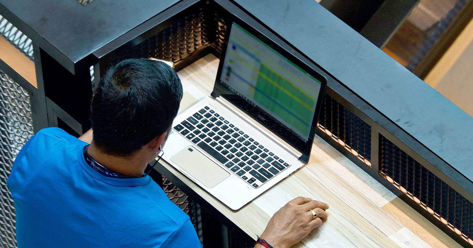 Как делиться отдельными листами в Google Sheets