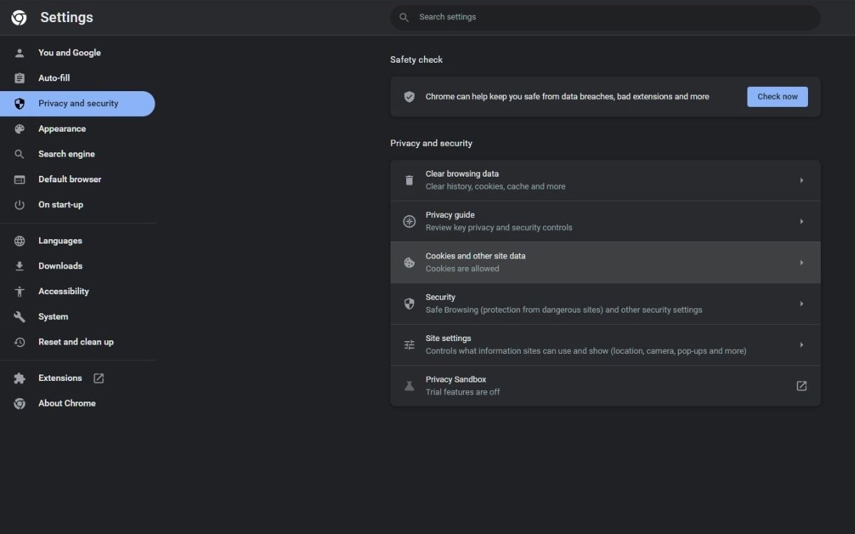 Скриншот страницы настроек 'Файлы cookie и другие данные сайтов' в Chrome