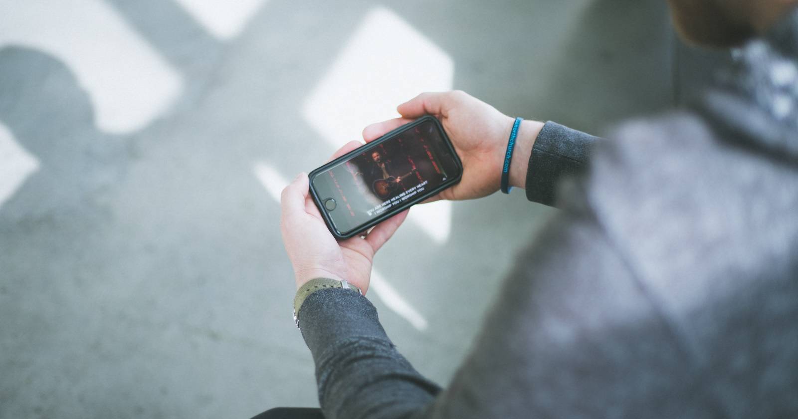 Блокировка экрана при просмотре YouTube