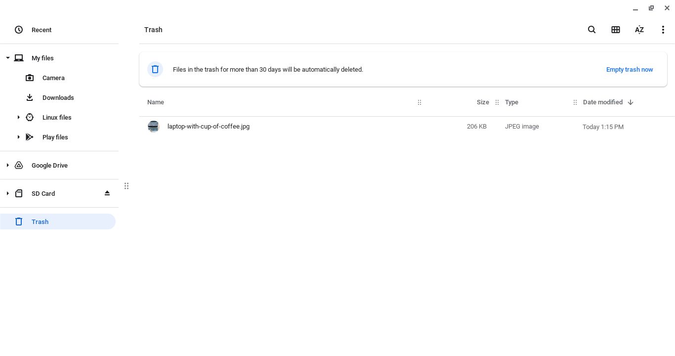Окно Корзины в приложении Файлы на Chromebook