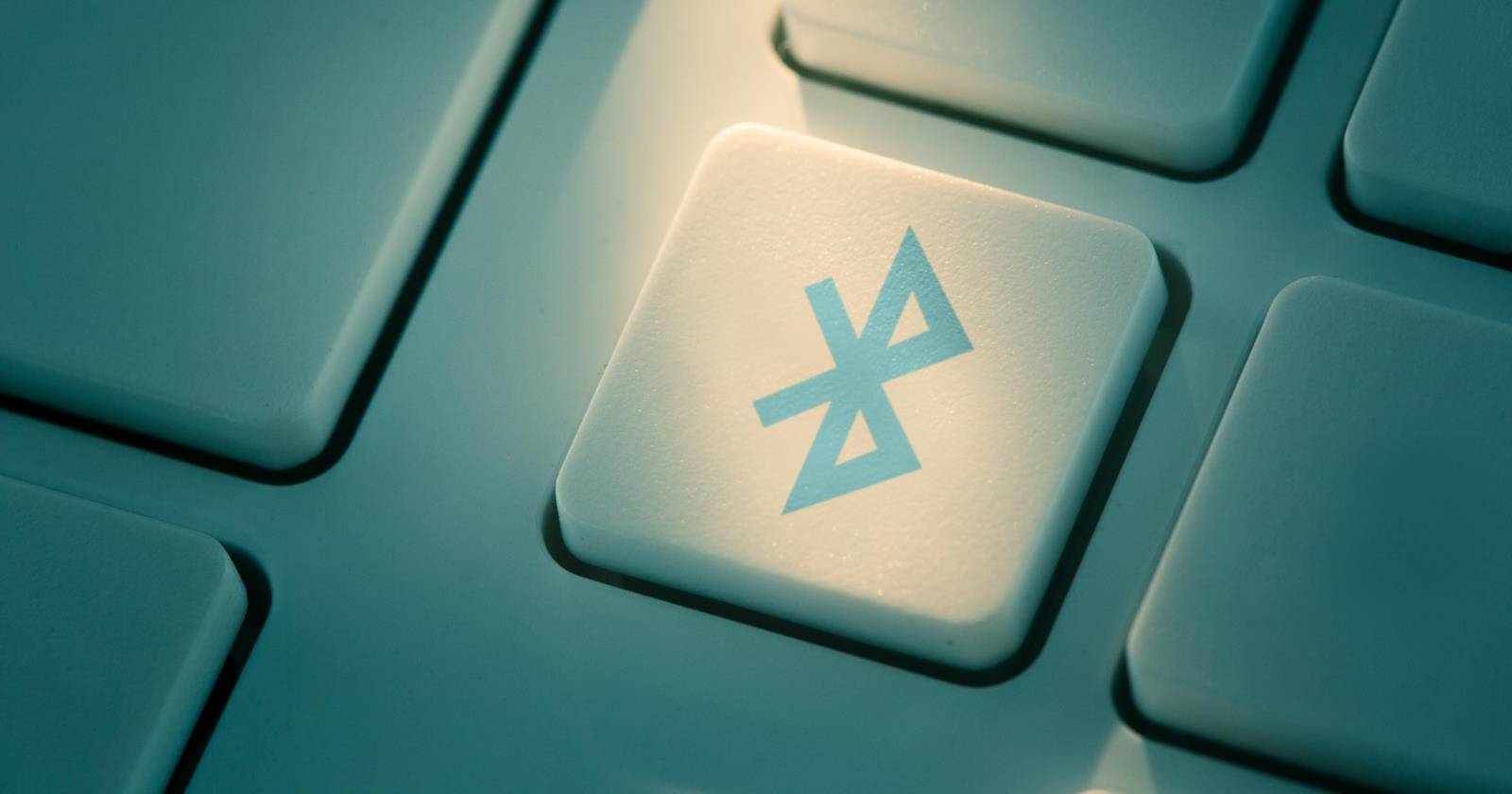 Закрепить значок Bluetooth на панели задач