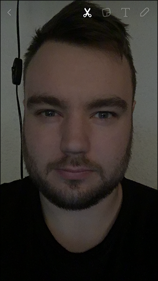 Создание наклейки с помощью ножниц