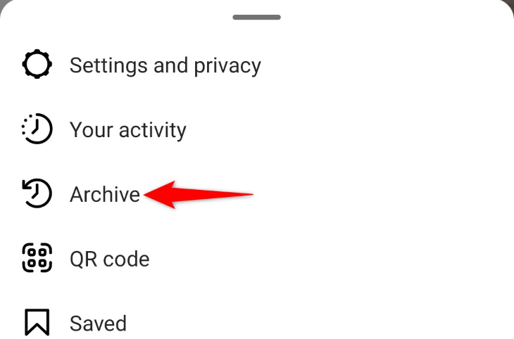Откройте раздел «Архив» на странице профиля.