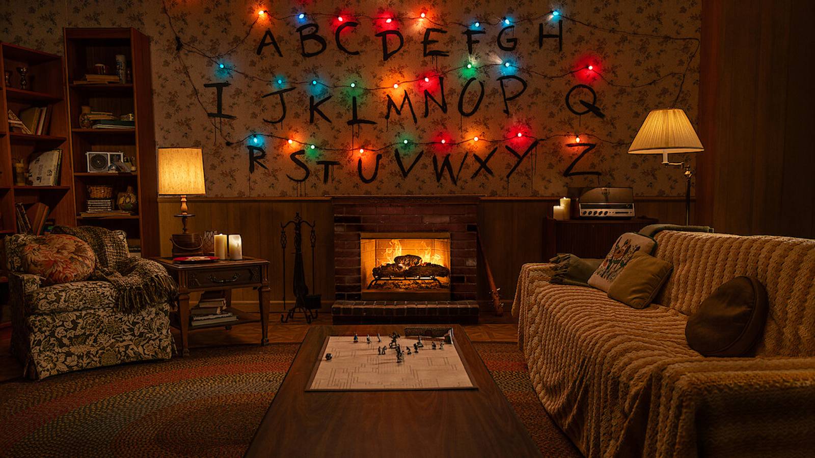Камин из сериала «Stranger Things» — уютная сцена