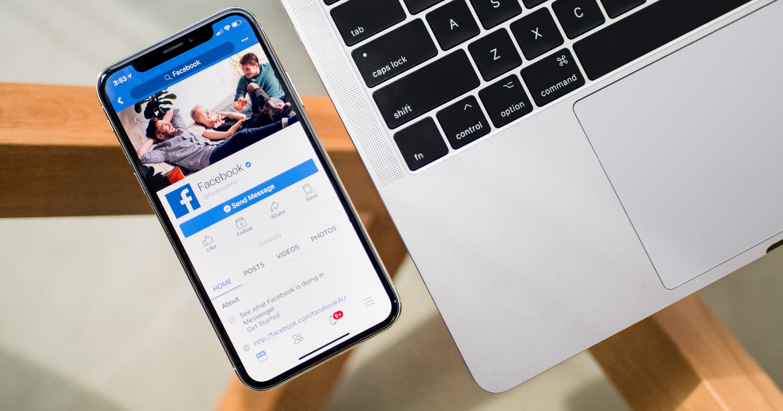 Экран приложения Facebook с опцией блокировки