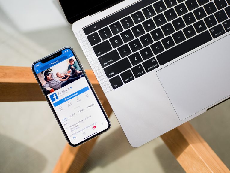 Скрыть статус «в сети» на Facebook