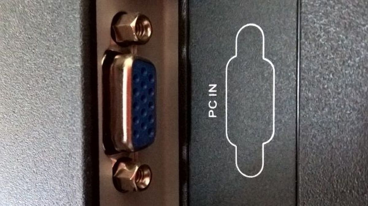 Разъём VGA на телевизоре