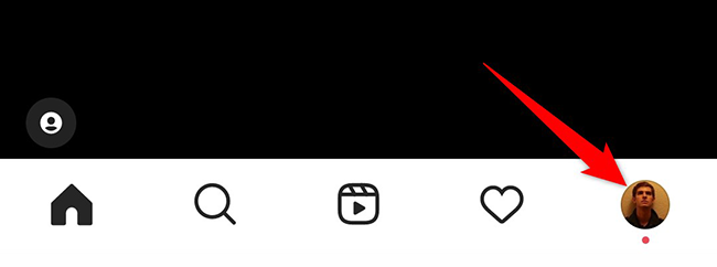 Нажмите на значок профиля в правом нижнем углу приложения Instagram.