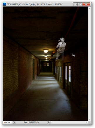 Перемещение белого силуэта на фон