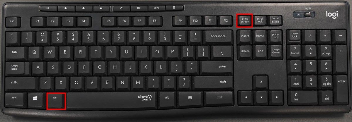 Удержание клавиши Alt и нажатие Print Screen для копирования активного окна