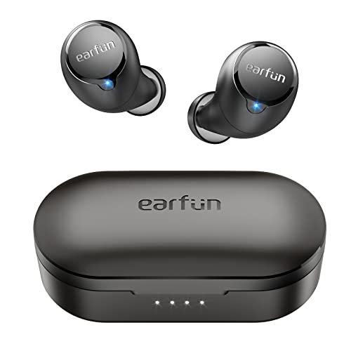 EarFun Free 1S в раскрытом кейсе