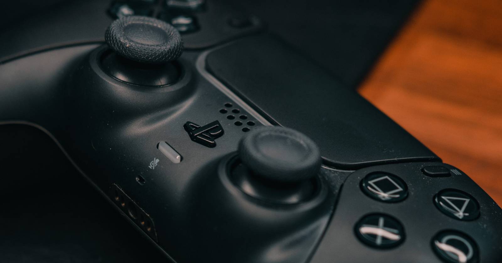 Отключить микрофон DualSense на PS5