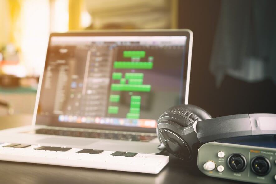 Как играть музыку с закрытой крышкой MacBook Pro