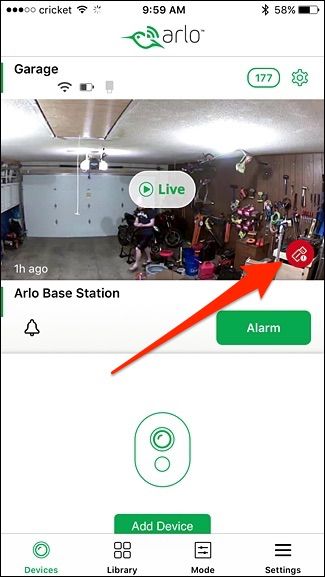 Красный значок в приложении Arlo: требуется форматирование USB‑накопителя