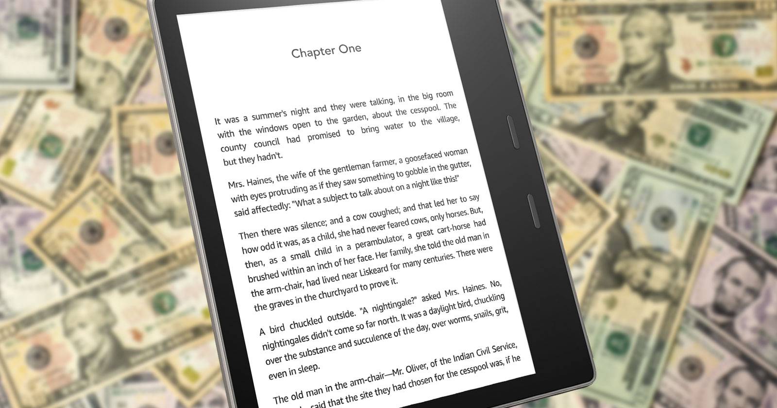 Человек продаёт электронные книги на ноутбуке