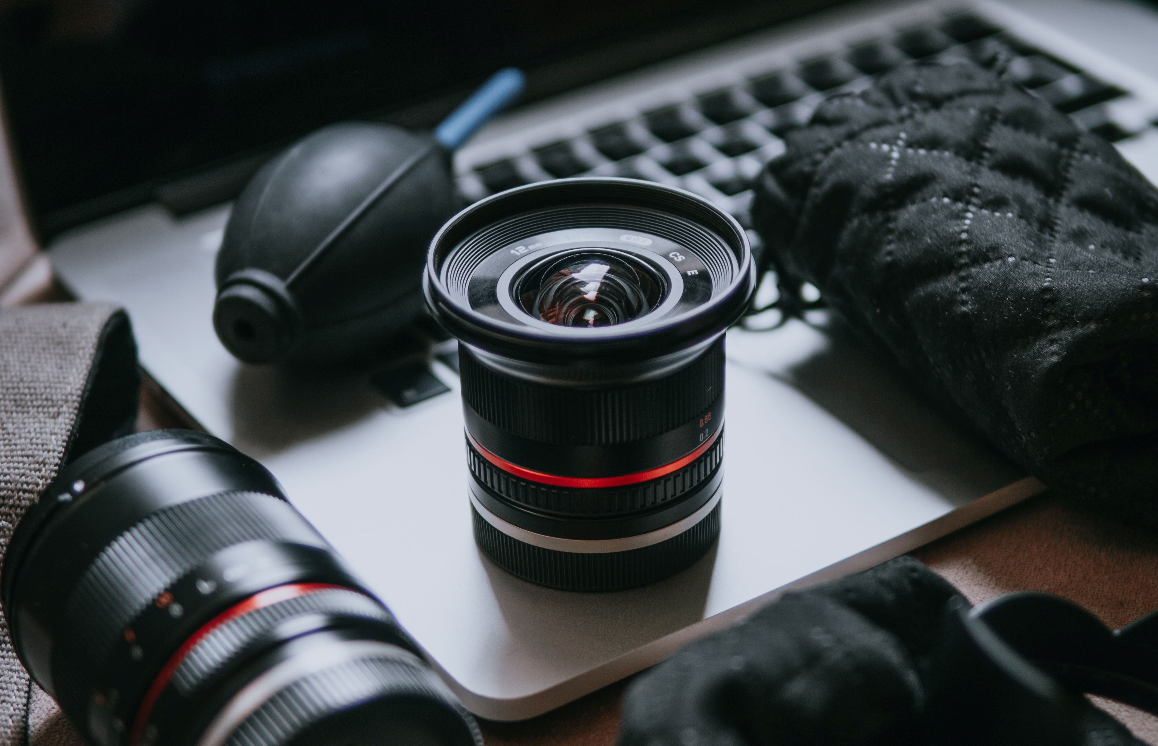 Некоторое фотооборудование для чистки.