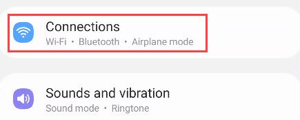 Экран Настроек Samsung с выделенным разделом Подключения