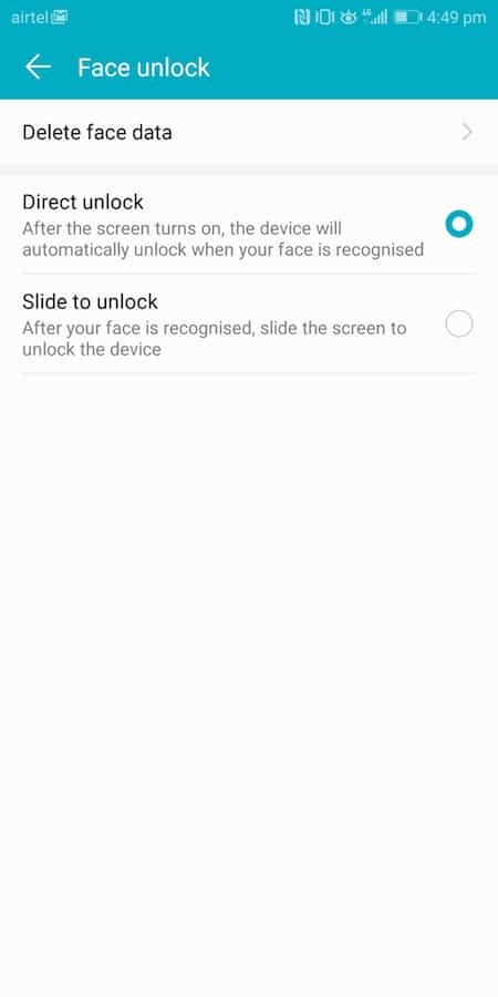 Honor View 10 в руке пользователя — быстрая разблокировка лицом